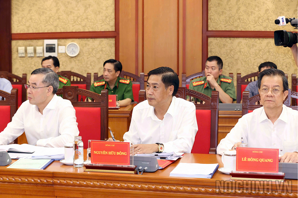 Các đại biểu tham dự Phiên họp