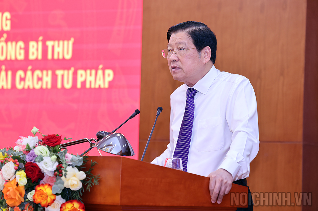 Đồng chí Phan Đình Trạc, Ủy viên Bộ Chính trị, Bí thư Trung ương Đảng, Trưởng Ban Nội chính Trung ương phát biểu kết luận Hội nghị