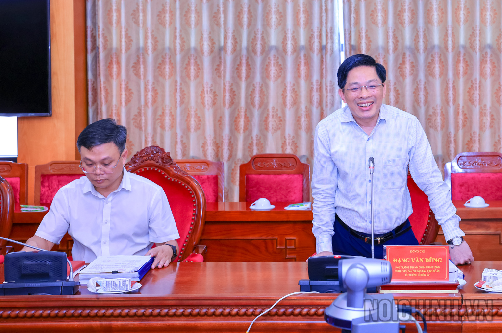 Đồng chí Đặng Văn Dũng, Phó Trưởng Ban Nội chính Trung ương, Thành viên Ban Chỉ đạo xây dựng Đề án, Tổ trưởng Tổ Biên tập phát biểu