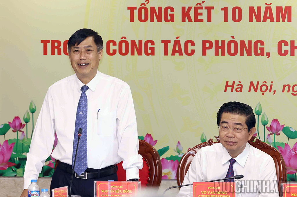 Đồng chí Nguyễn Hữu Đông, Ủy viên Trung ương Đảng, Phó Trưởng Ban Nội chính Trung ương phát biểu tại Hội nghị