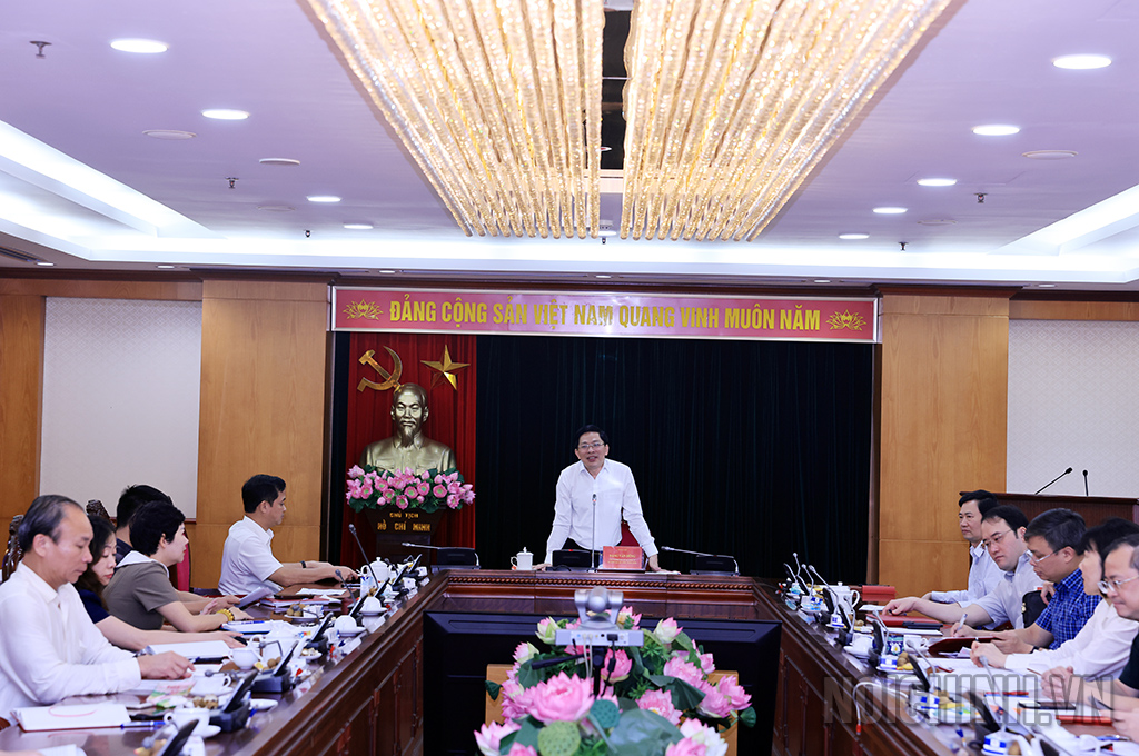 Đồng chí Đặng Văn Dũng, Phó Trưởng Ban, Bí thư Đảng cơ quan Ban Nội chính Trung ương phát biểu kết luận