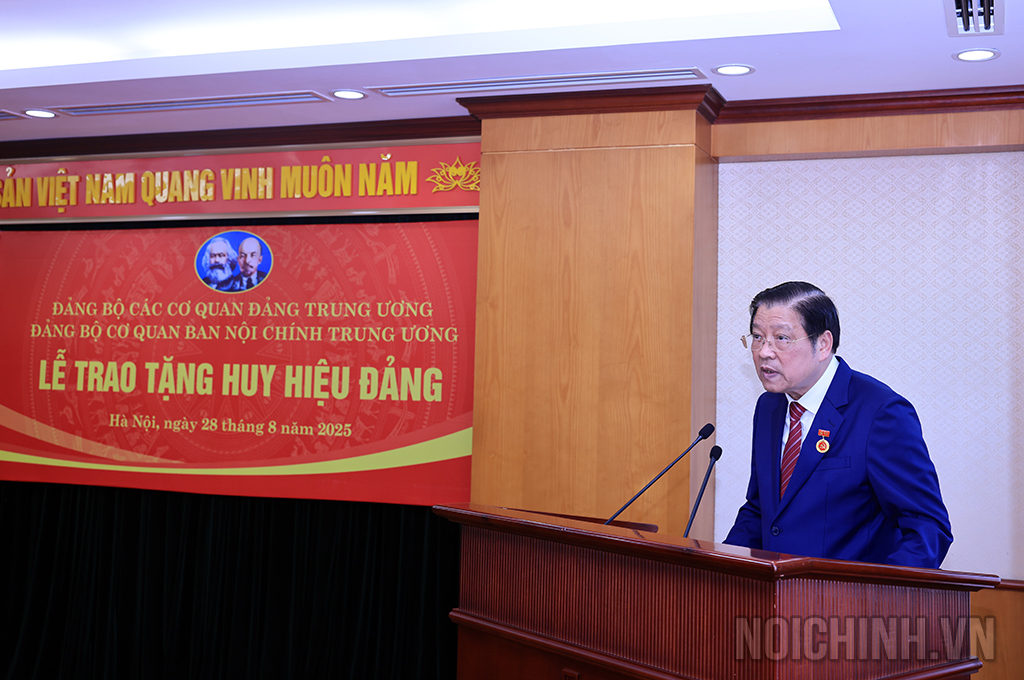 Đồng chí Phan Đình Trạc, Ủy viên Bộ Chính trị, Bí thư Trung ương Đảng, Trưởng Ban Nội chính Trung ương phát biểu