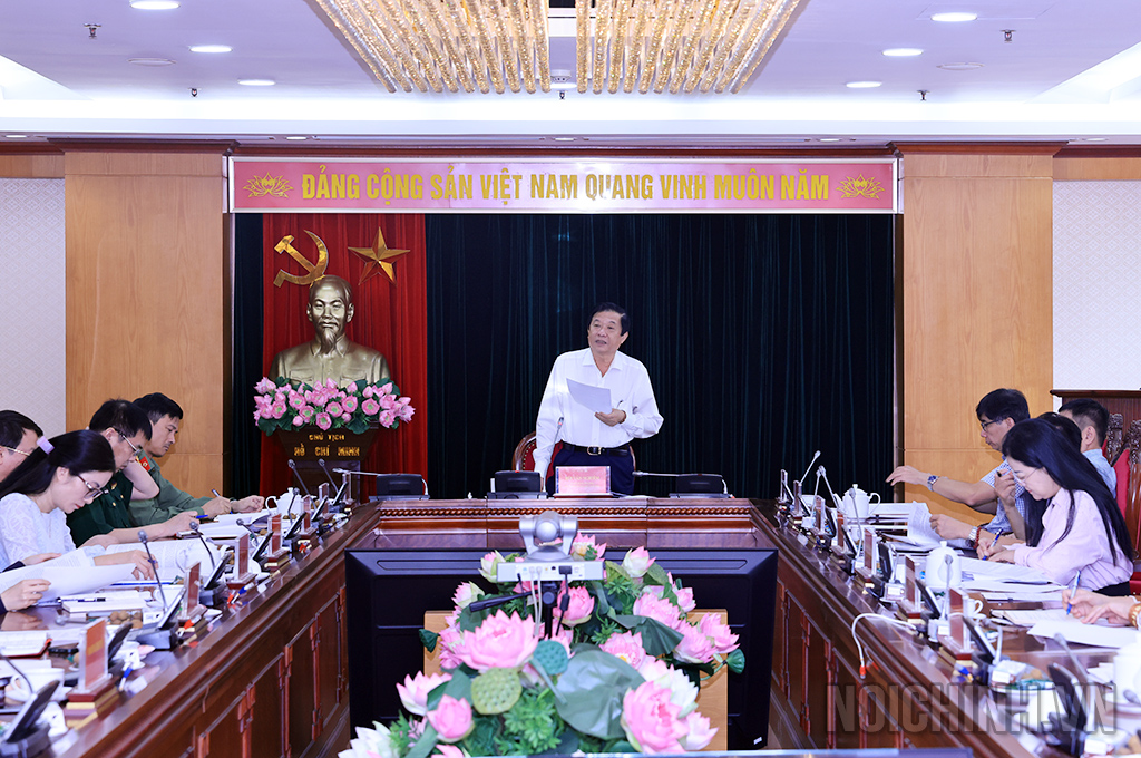 Đồng chí Bùi Văn Nghiêm, Ủy viên Trung ương Đảng, Phó Trưởng Ban Nội chính Trung ương phát biểu kết luận