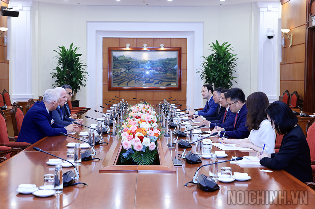 Quang cảnh buổi tiếp