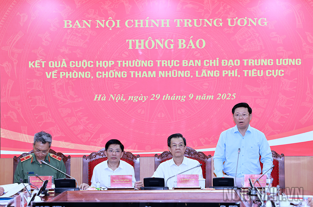 Đồng chí Trần Thanh Lâm, Phó Trưởng Ban Tuyên giáo và Dân vận Trung ương phát biểu  (ảnh Đặng Phước)