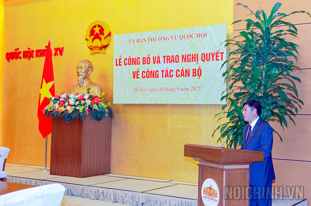 Đồng chí Nguyễn Hữu Đông, Phó Chủ nhiệm Thường trực Ủy ban Công tác đại biểu của Quốc hội khóa XV phát biểu nhận nhiệm vụ (ảnh Đặng Phước)