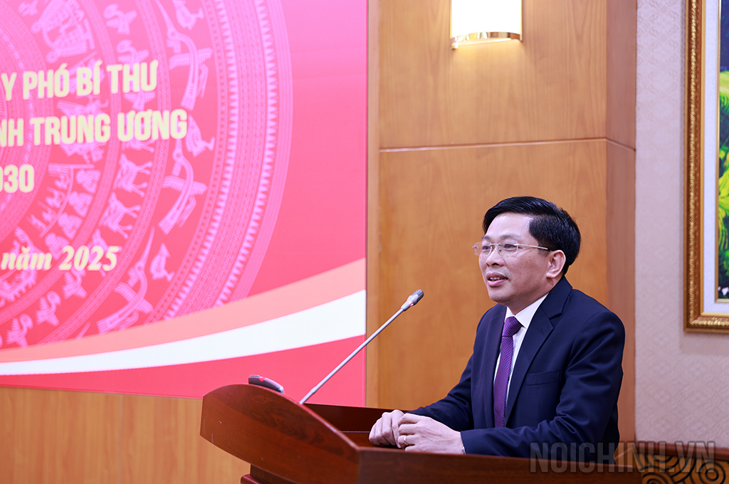 Đồng chí Đặng Văn Dũng, Phó Trưởng Ban Nội chính Trung ương, Ủy viên Ban Chấp hành Đảng bộ các cơ quan Đảng Trung ương, Bí thư Đảng ủy cơ quan Ban Nội chính Trung ương phát biểu