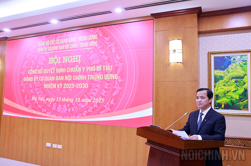 Đồng chí Nguyễn Xuân Trường, Phó Bí thư Đảng ủy cơ quan Ban Nội chính Trung ương phát biểu nhận nhiệm vụ