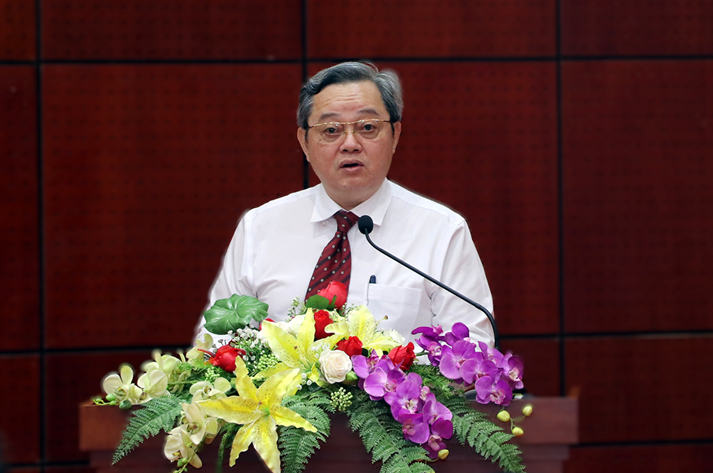 Đồng chí Nguyễn Minh Hợi, Ủy viên Ban Thường vụ Tỉnh ủy, Trưởng Ban Nội chính Tỉnh ủy Đồng Nai (đơn vị Cụm trưởng)  phát biểu khai mạc Hội nghị