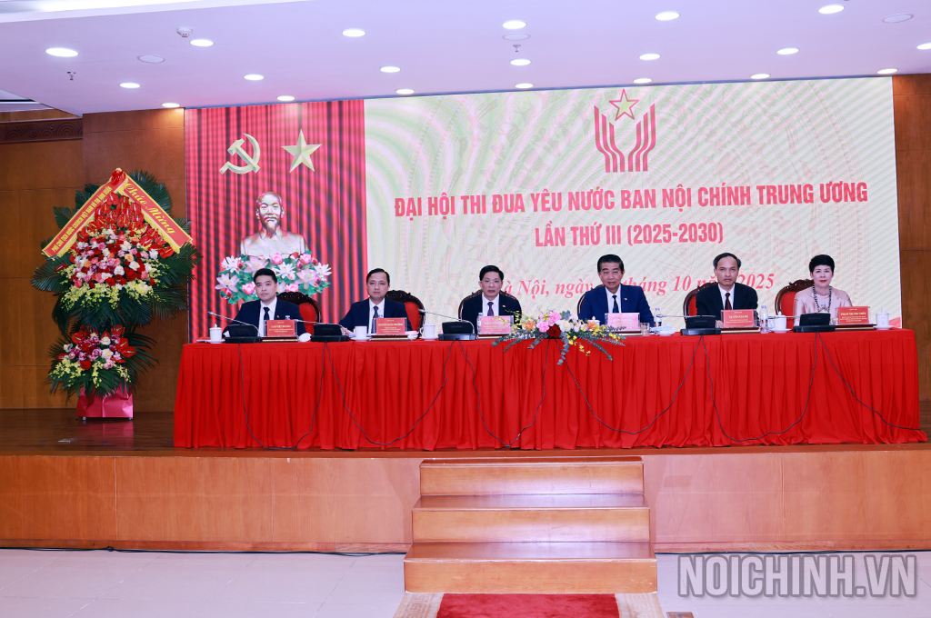 Đoàn Chủ tịch điều hành Đại hội