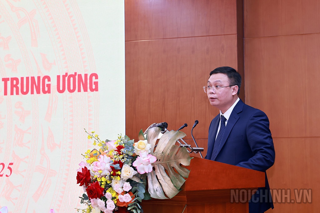 Đồng chí Nguyễn Văn Trường, Vụ trưởng Vụ Nghiên cứu tổng hợp