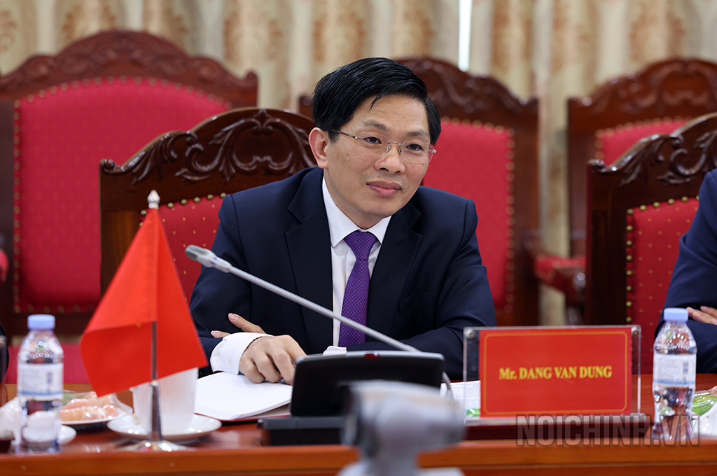 Đồng chí Đặng Văn Dũng, Phó Trưởng Ban, Bí thư Đảng ủy cơ quan Ban Nội chính Trung ương tại buổi làm việc