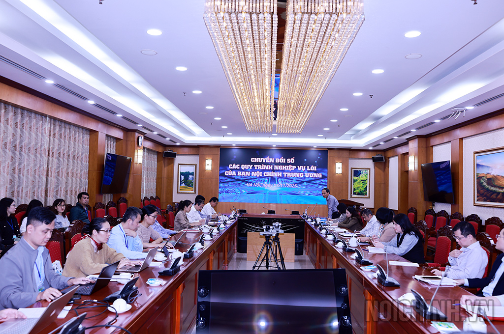 Quang cảnh buổi làm việc