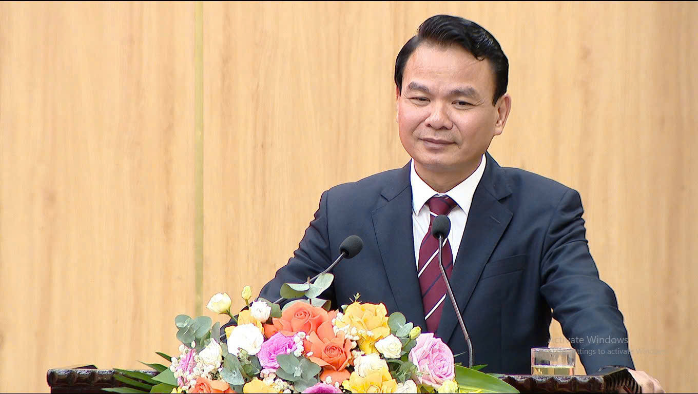 Đồng chí Đặng Xuân Phong, Ủy viên Trung ương Đảng, Bí thư Tỉnh ủy, Trưởng Đoàn đại biểu Quốc hội tỉnh phát biểu chỉ đạo tại Hội nghị