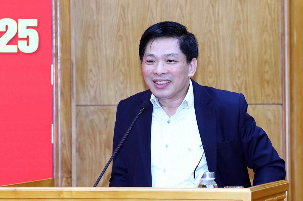 Đồng chí Đặng Văn Dũng, Phó Trưởng Ban, Bí thư Đảng ủy cơ quan Ban Nội chính Trung ương, đại diện Cơ quan Thường trực Ban Chỉ đạo Trung ương về phòng, chống tham nhũng, lãng phí, tiêu cực phát biểu