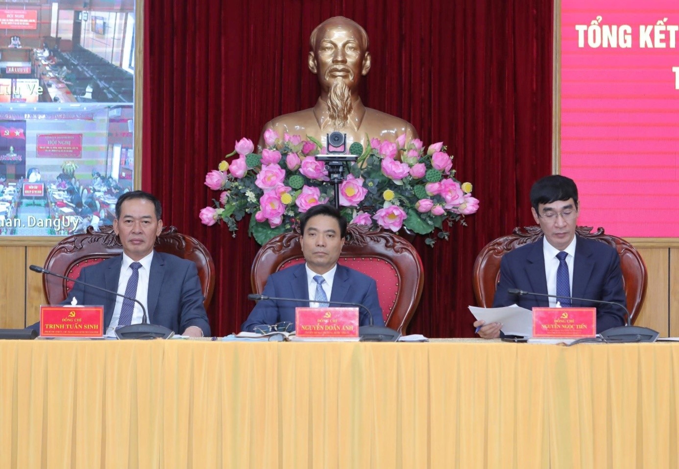 Các đồng chí chủ trì Hội nghị