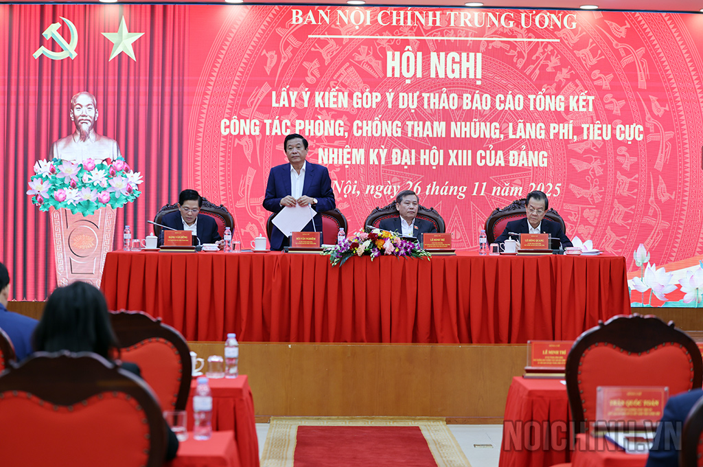 Các đồng chí chủ trì Hội nghị điều hành phiên thảo luận