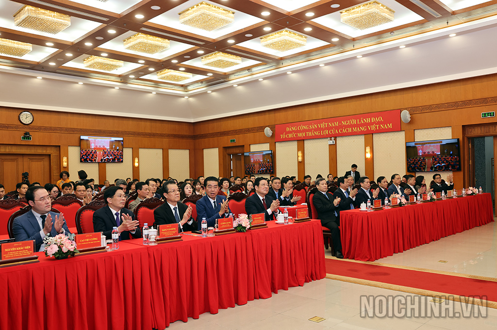 Các đại biểu tham dự Hội nghị