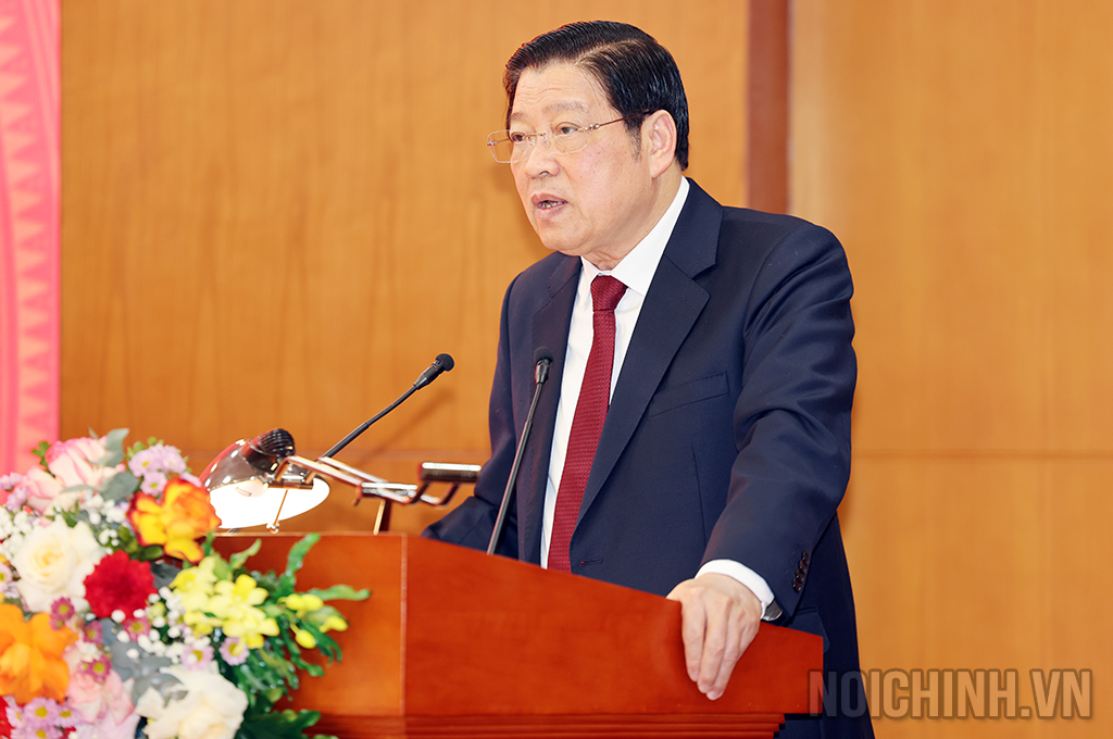 Đồng chí Phan Đình Trạc, Ủy viên Bộ Chính Trị, Bí thư Trung ương Đảng, Trưởng Ban Nội chính Trung ương phát biểu kết luận Hội nghị