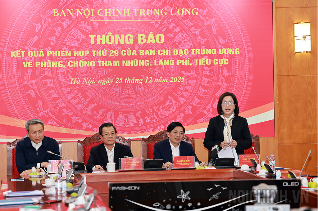 Đồng chí Đinh Thị Mai, Phó Trưởng Ban Tuyên giáo và Dân vận Trung ương phát biểu