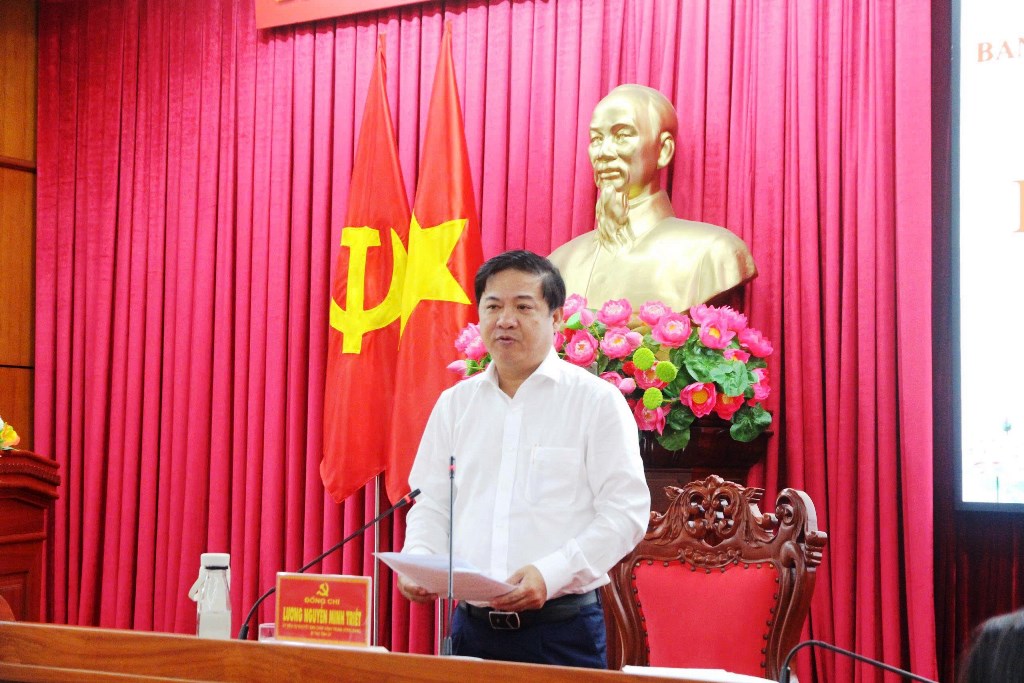 Đồng chí Lương Nguyễn Minh Triết, Bí thư Tỉnh ủy, Trưởng Ban Chỉ đạo phòng, chống tham nhũng, lãng phí, tiêu cực tỉnh phát biểu tại Phiên họp