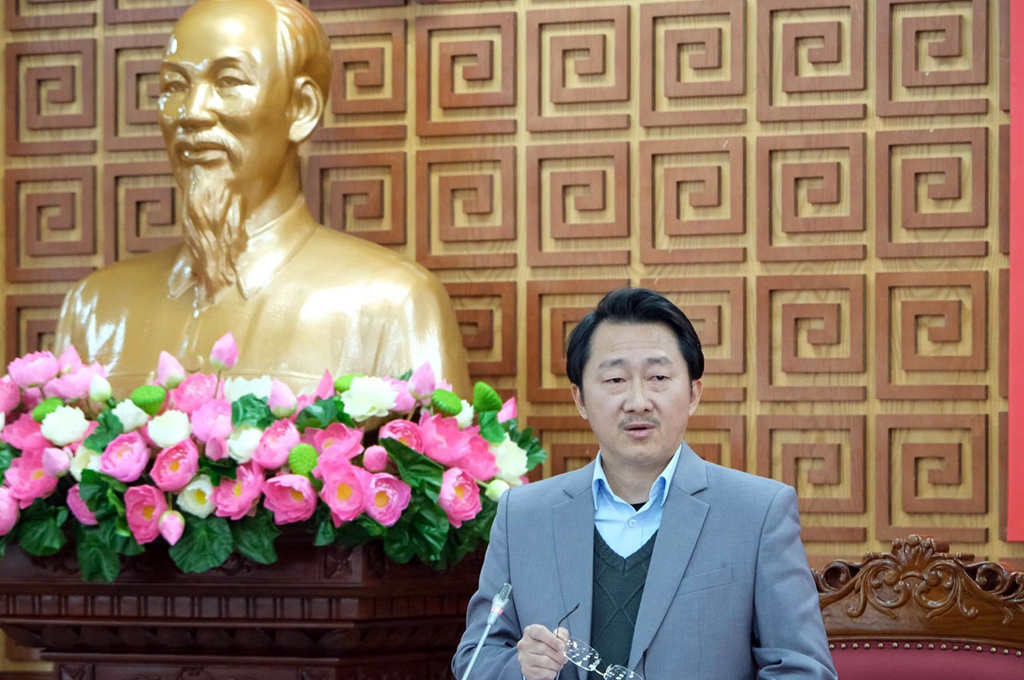 Đồng chí Sùng A Hồ, Phó Bí thư Thường trực Tỉnh ủy phát biểu kết luận Hội nghị