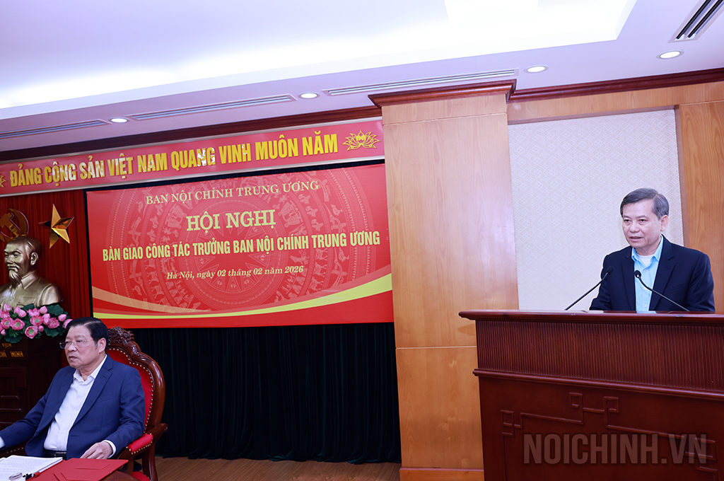 Đồng chí Lê Minh Trí, Ủy viên Bộ Chính trị, Bí thư Trung ương Đảng, Trưởng Ban Nội chính Trung ương khóa XIV phát biểu tại Hội nghị