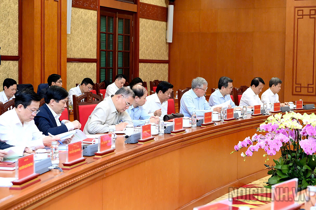 Các đại biểu dự buổi làm việc