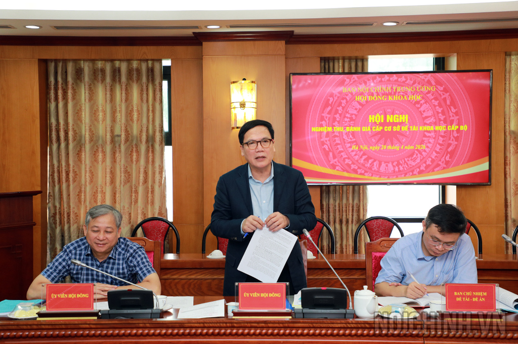 TS. Trương Hồng Hải, Phó Hiệu trưởng Trưởng Đại học Tài chính - Ngân hàng Hà Nội, nguyên Phó Tổng biên tập Tạp chí Nội chính, Ban Nội chính Trung ương, Ủy viên Hội đồng phát biểu