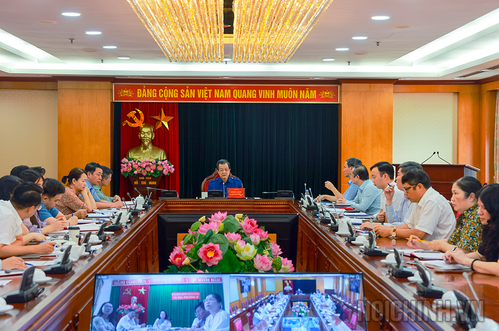 Quang cảnh buổi làm việc