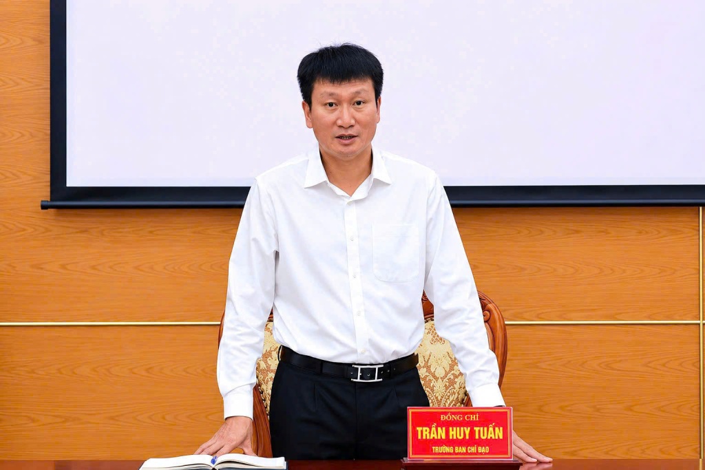 Đồng chí Trần Huy Tuấn, Ủy viên Trung ương Đảng, Bí thư Tỉnh ủy, Trưởng Ban Chỉ đạo phát biểu kết luận Cuộc họp