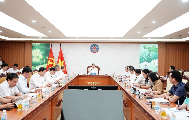 Bộ trưởng Bộ Tài chính Ngô Văn Tuấn chủ trì cuộc họp về tình hình thực hiện các nhiệm vụ công tác của Bảo hiểm xã hội Việt Nam