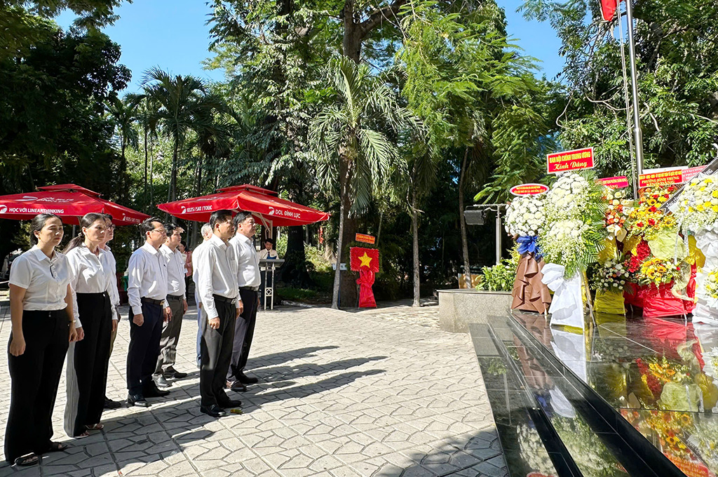 Vụ Địa phương III, Ban Nội chính Trung ương dâng hoa tưởng nhớ các anh hùng liệt sĩ
