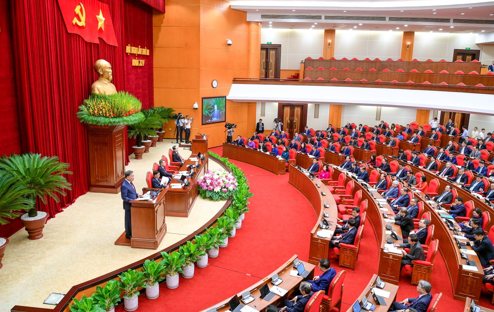 Toàn cảnh Hội nghị lần thứ ba Ban Chấp hành Trung ương Đảng khóa XIV
