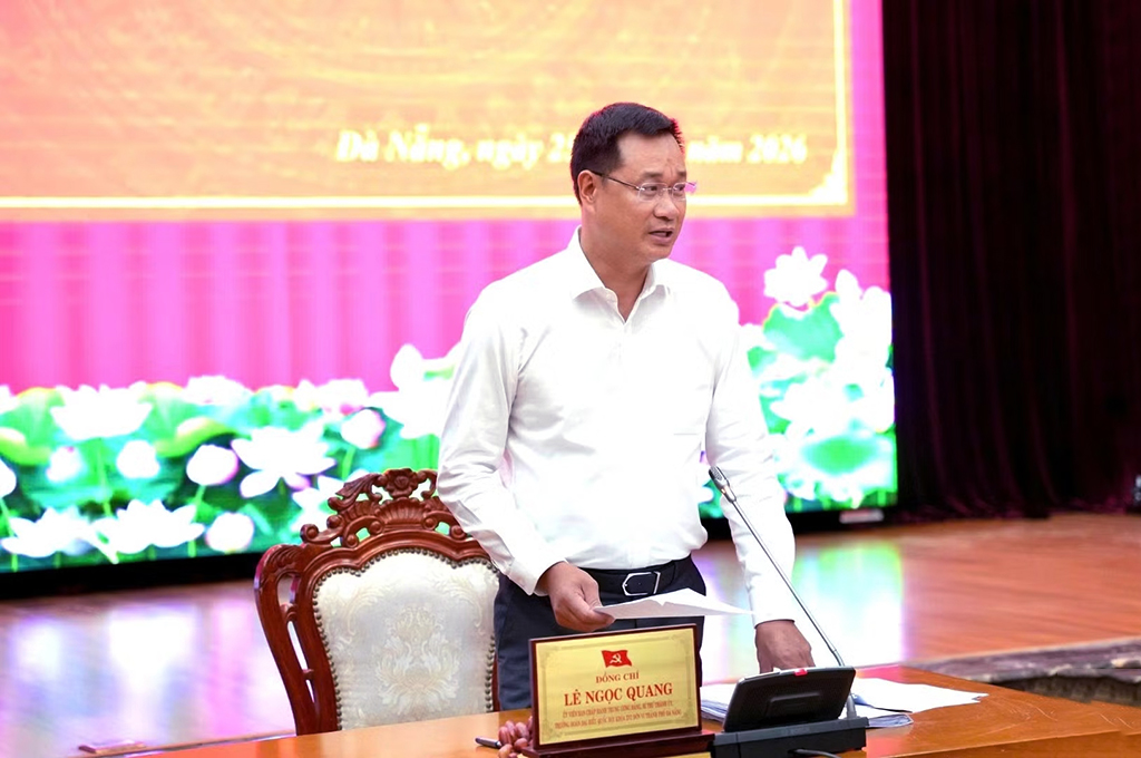 Đồng chí Lê Ngọc Quang, Ủy viên Trung ương Đảng, Bí thư Thành ủy Đà Nẵng, Trưởng Ban Chỉ đạo phát biểu tại Phiên họp