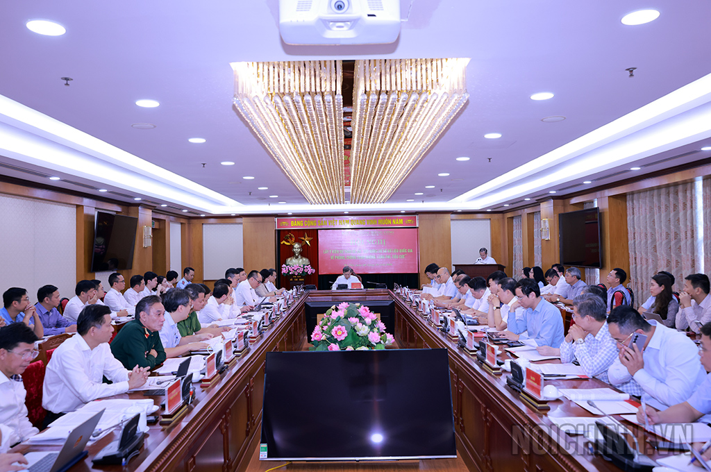 Quang cảnh buổi làm việc