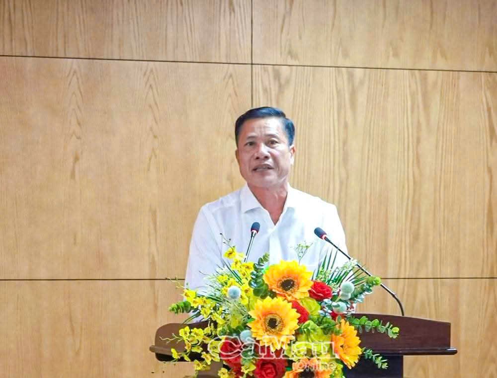 Đồng chí Trần Hữu Phước, Ủy viên Ban Thường vụ Tỉnh ủy, Trưởng Ban Nội chính Tỉnh ủy trình bày báo cáo